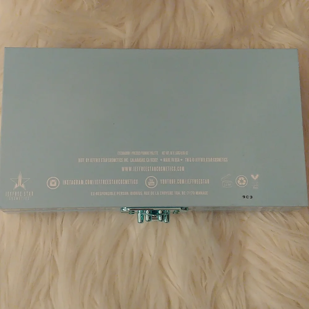 💙FIRM! NWT JEFFREE STAR BLUE BLOOD EYESHADOW PALETTE (LAST ONE AVAILABLE)